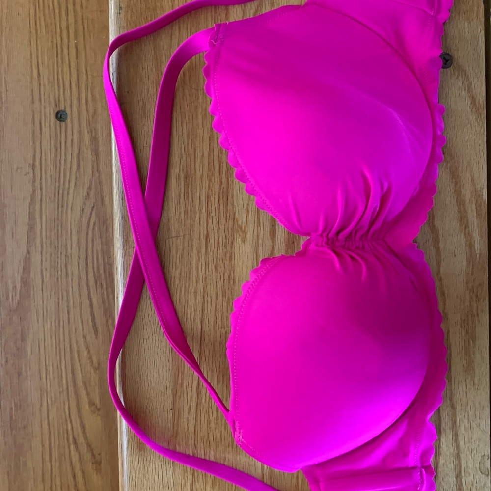 VS SWIM❤️Pink Scalloped Bikini Top